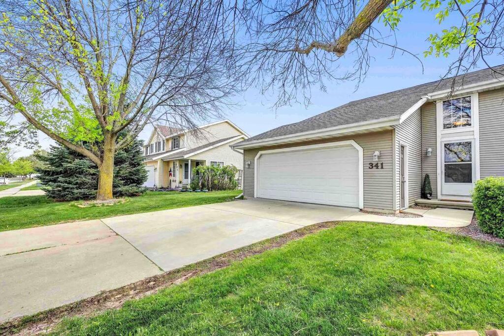 Serene 3 Bedroom Home, Nrm, Wi-Fi, Parking, Queen Bed De Pere Exteriér fotografie